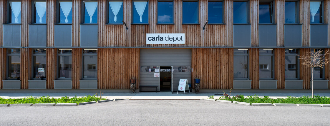 das Caritas Geschäft für Secondhand Büromöbel in Wien