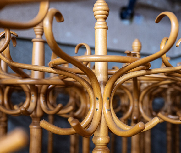 alles weitere fürs Büro oder Geschäftslokal wie Kleiderständer im carla Depot